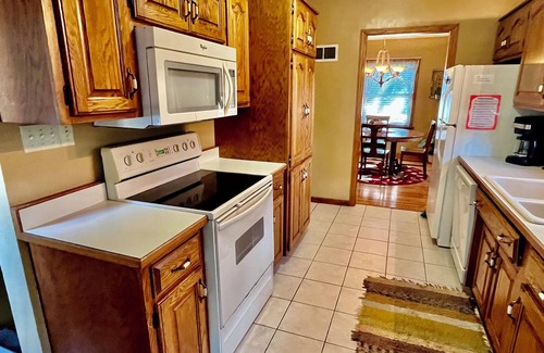 St. Cloud House | Clean, comfortable & conveniently located!