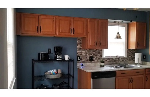 Hamilton House | Clean & comfortable ranch-minutes from Spooky Nook and downtown Hamilton