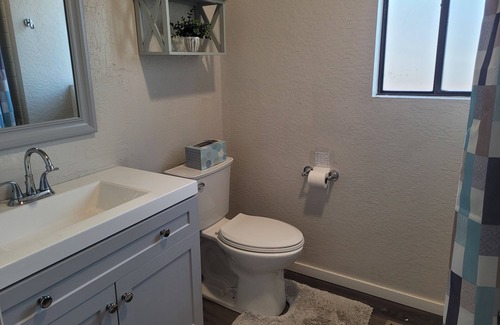 Clarkston House | Clean, comfortable space in a very convenient area of downtown Clarkston.