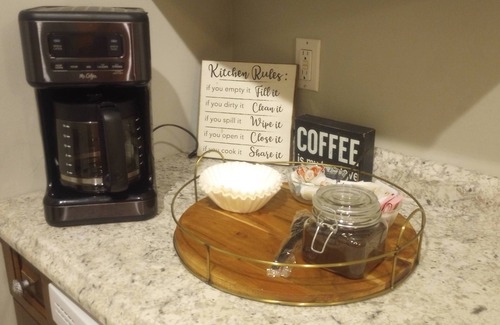 High Point House | Clean Comfy Cottage - Near Downtown High Point Furniture Market, Hospitals & HPU
