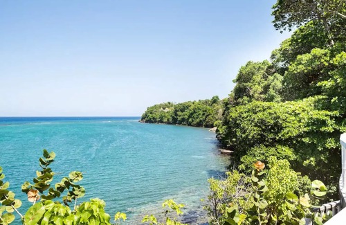 Tower Isle Apartment | clean, comfy & quiet with views