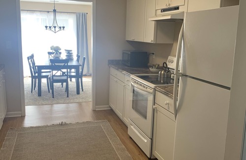 Greenville House | Clean, cozy and updated single story townhouse in a great location!