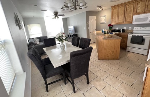 Pharr Apartment | Clean & Cozy Apt -2BR 2.5BA- short & long stays!