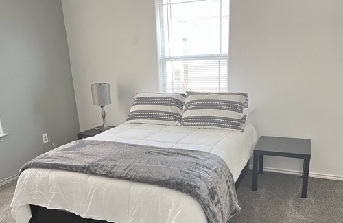 Pharr Apartment | Clean & Cozy Apt -2BR 2.5BA- short & long stays!