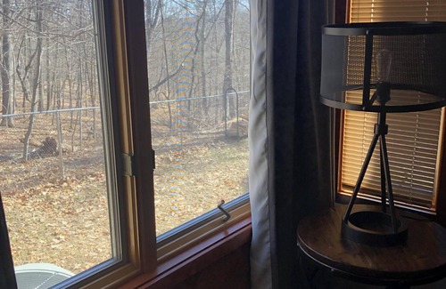 East Stroudsburg House | CLEAN & COZY NEWLY FURNISHED LODGE! ☃️/Spa/River/.4mi.toSKI