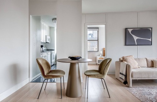 Tudor City Apartment | Clean Kips Bay 2BR w/Gym & Doorman, nr Comedy & Theater, by Blueground