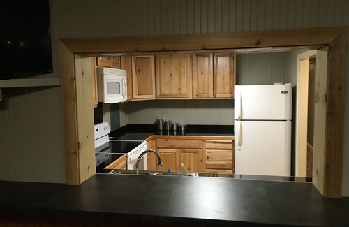 Boothville Cabin | "Clean/Maintained Fully Furnished Lodging"-Yellowfin Lodge