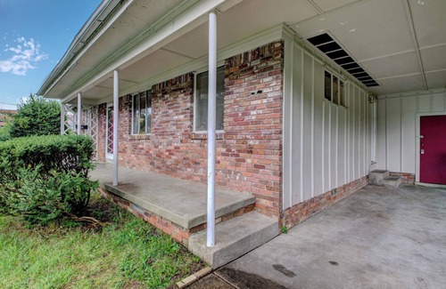 Little Rock House | Clean, Safe Comfortable - Charming 4-bedroom house in Little Rock