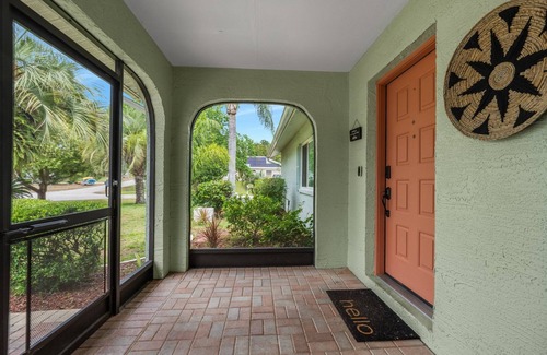 Spring Hill House | Clean, spacious home with heated pool near Weeki Wachi Springs!