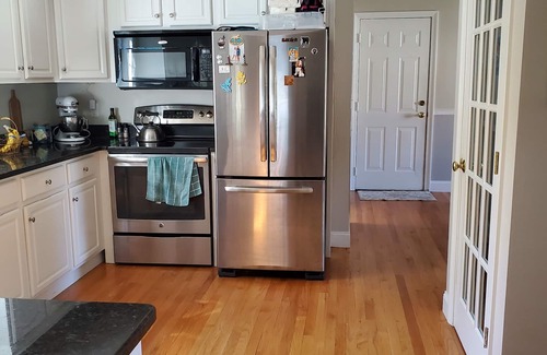 Leominster House | Clean, spacious house in quiet area close to highway access