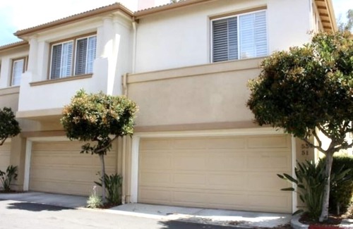 Northwood Point House | Clean townhouse in the heart of Irvine.