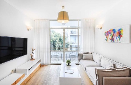 Tel Aviv Apartment | Clear 3BR near Bograshov by HolyGuest