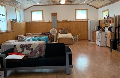 West Branch Cabin | Clear Lake Lodge * Plenty Of Parking Close To Lake And Bar