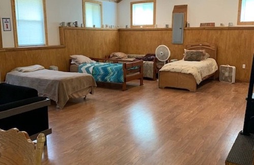 West Branch Cabin | Clear Lake Lodge * Plenty Of Parking Close To Lake And Bar