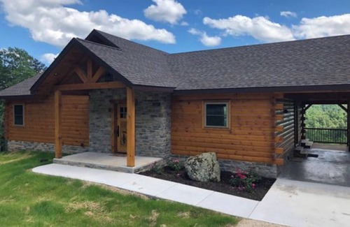 Van Buren Cabin | CLEAR VIEW CABIN - only 1 mile from Van Buren & Current Rvr @ Big Spring Park!