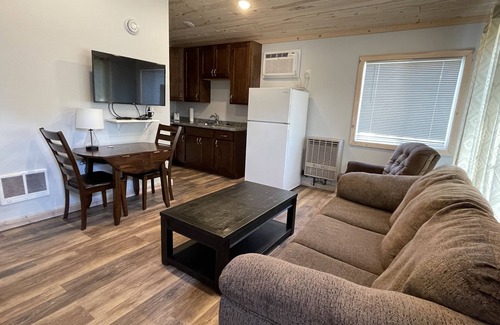 Bemidji Resort | Clear Vue Resort on Lake Bemidji - 2 bedroom cabin