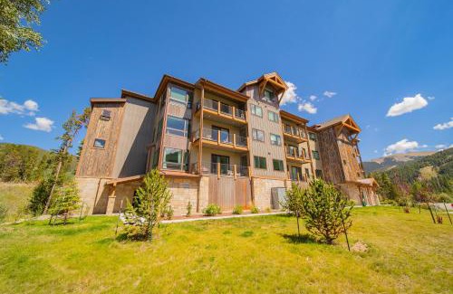 Lakeside Village House | Clearwater Lofts Bldg 2 302 by SummitCove Lodging
