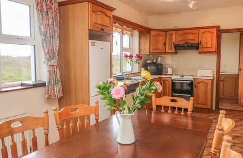 Miltown Malbay House | CLEARY COTTAGE, pet friendly in Miltown Malbay, County Clare