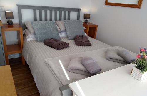 Dalry Cabin | Cleeves Cabins, Ailsa Luxury Lodge with hot tub