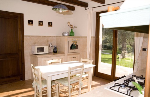 Alghero Villa | ClickSardegna Villa Luna in Alghero: with infinity pool and beautiful garden