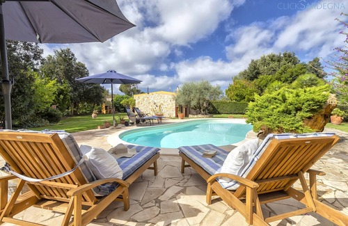 Alghero Villa | ClickSardegna Villa Rujia with lush garden and exclusive pool 5 min. from sea