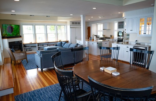 Plymouth House | Cliff House- Panoramic Views of Cape Cod Bay.