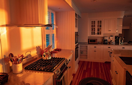 Plymouth House | Cliff House- Panoramic Views of Cape Cod Bay.
