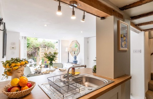Clifford Chambers Cottage | Clifford Chambers - Cosy 2BD Home, Perfect For Family