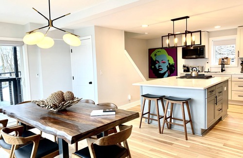 South Side House | Cliffside Contemporary With Spectacualr City Views