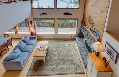 Oceanside House | Cliffside Serenity