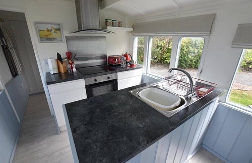 Aberporth Cottage | CLIFFTOP CARRIAGE, romantic, character holiday cottage in Aberporth