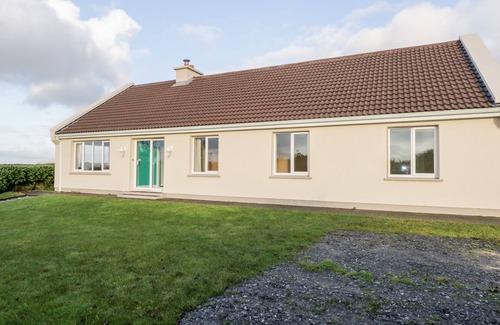 Tullycross Cottage | Clifftop Haven