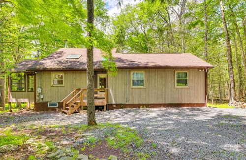 Gouldsboro House | Clifton Township Home with Deck and Heated Sunroom!