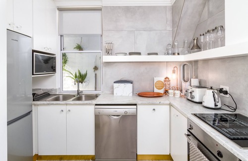 Plumstead Apartment | Clifton YOLO Spaces - Clifton Beachfront Dream
