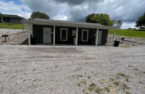 Jamestown Cottage | Clifty Creek Inn—Unit B
