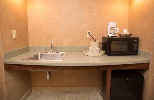Madison Hotel | Clifty Inn