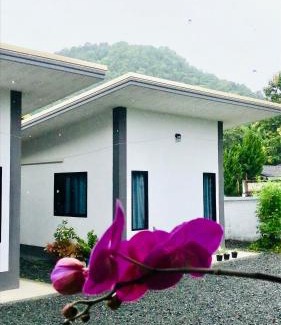 Mae On House | Climbers Home