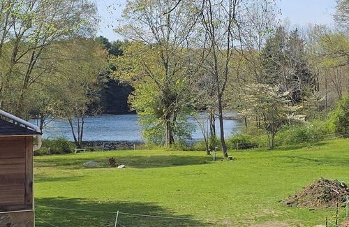 Clinton Cottage | Clinton's Hidden Secret Renovated 2-bedroom Stonehouse with WiFi, AC and more
