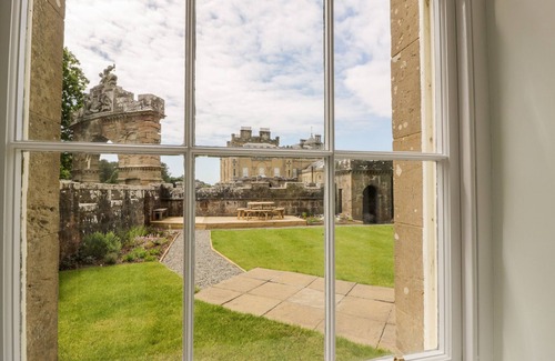 Kirkmichael Cottage | CLOCKTOWER - CULZEAN CASTLE, family friendly in Maybole
