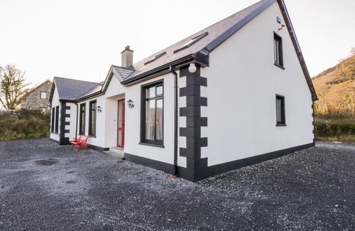 Fivemilebourne House | Cloonaquinn