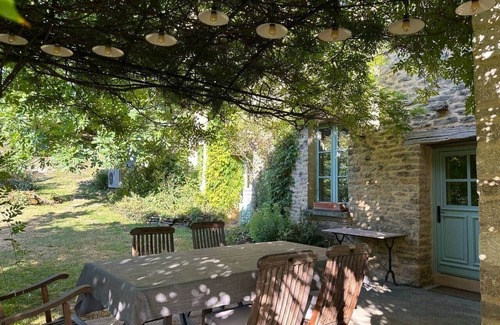Montoillot House | Clos de Fougères - Gîte entier le Bourguignon