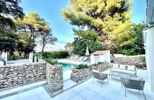 Caremeau House | Clos Mahistre, Studio 4 Étoiles, Climatisation & Piscine