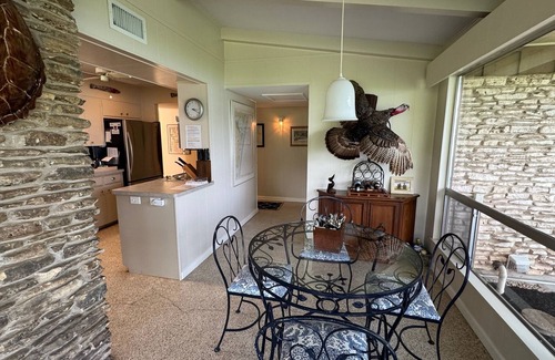 Lakeshore Addition House | Close in Lake Austin lake front setting, family friendly home, not a party venue