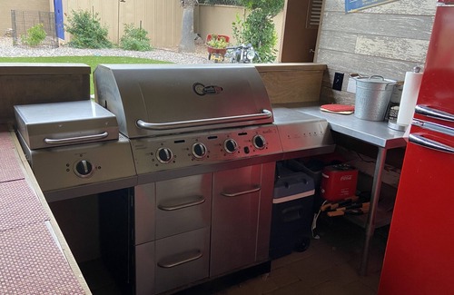 Tucson House | Close proximity to U of A, home w/POOL, sleeps 6!