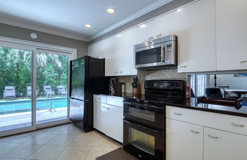 Heritage Woods House | Close to Beach with a Large Private Pool that can be heated. Paradise in HHI!