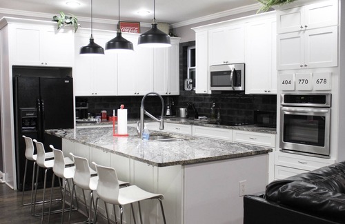 West End Apartment | Close to Breweries/Food/Mercedes Stadium & the new expanded Belt-line & $150 in activities included!