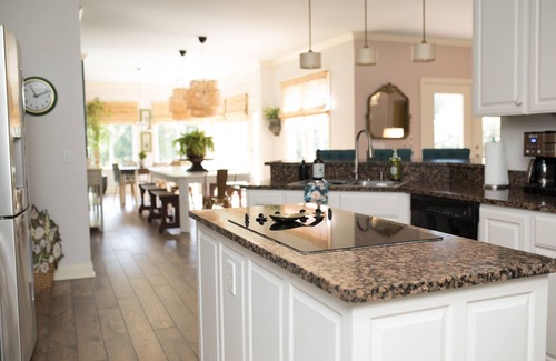 Mount Juliet House | Close to BROADWAY BNA-Gorgeous Home - Idyllic Countryside, Heated Pool & Hot Tub