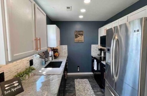 Council Bluffs House | Close to Downtown Omaha and Interstate.