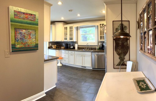 South French Broad House | Close to Downtown & Arts District —Sept/Oct Monthly Specials