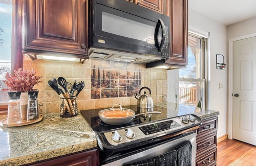 Lamar Heights Area House | Close to Everything! w/Sauna, Fireplace, & Large Backyard